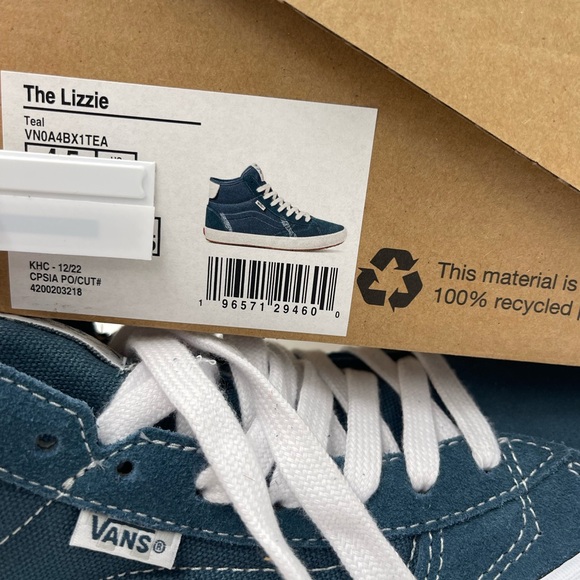 Vans WMNS The Lizzie
Teal Hi Top Sneakers 
VN0A4BX1TEA
 Teal High-Top Sneakers - Picture 16 of 16